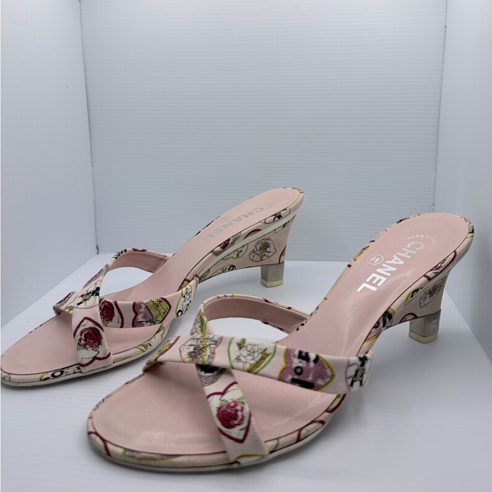Chanel Vintage Pink Kitten Heels Heart Design Size 40